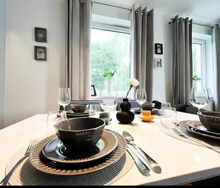 Modern Near The Park, Zoo, 2bd Kitchen Balcony Parking * Breslavia