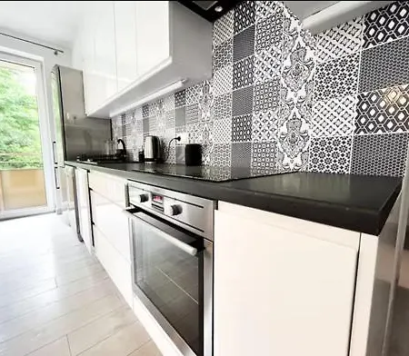 Modern Near The Park, Zoo, 2bd Kitchen Balcony Parking * Breslavia