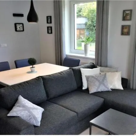 Modern Near The Park, Zoo, 2bd Kitchen Balcony Parking * Breslavia